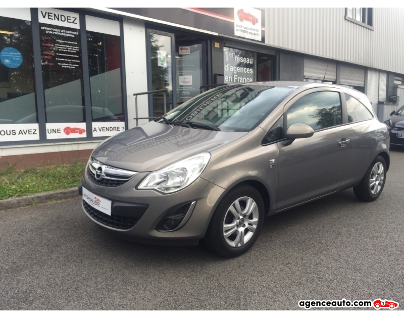 Achat voiture occasion, Auto occasion pas cher | Agence Auto Opel Corsa 1.2 TWINPORT 85 150EME ANNIVERSAIRE GARANTIE 12 MOIS Beige Année 2013 Manuelle Essence