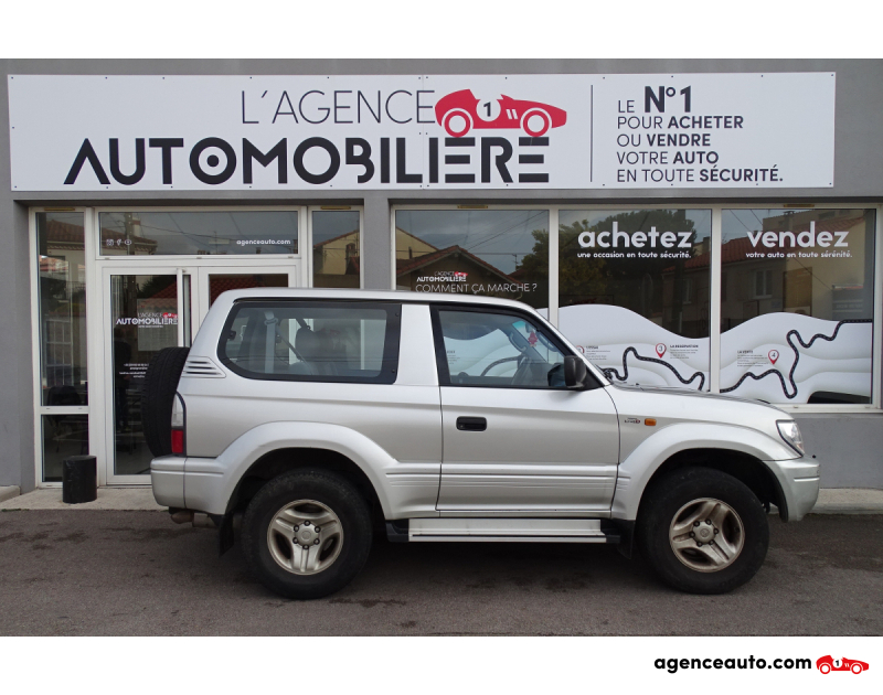 Achat voiture occasion, Auto occasion pas cher | Agence Auto Toyota Land Cruiser KDJ 90 3.0 165 CV Gris Année 2003 Automatique Diesel