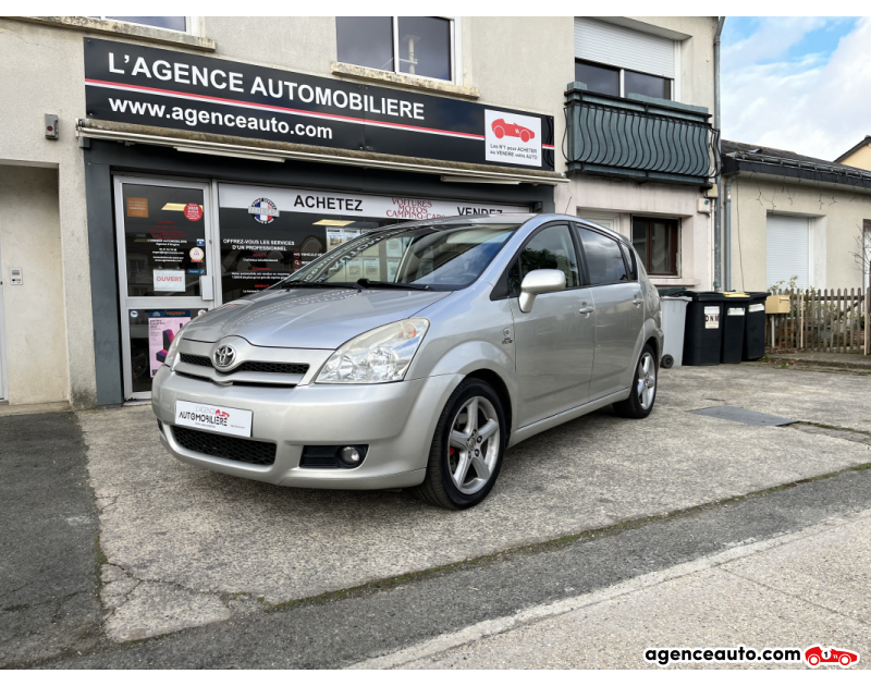 Achat voiture occasion, Auto occasion pas cher | Agence Auto Toyota Corolla VERSO 2.2 D4D 177 CH 7 PLACES Gris Année 2007 Manuelle Diesel