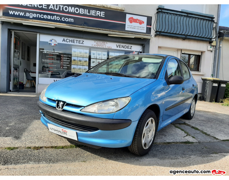 Achat voiture occasion, Auto occasion pas cher | Agence Auto Peugeot 206 1.4 16v 75 ch XR Présence 2ème main Bleu Année 2001 Manuelle Essence