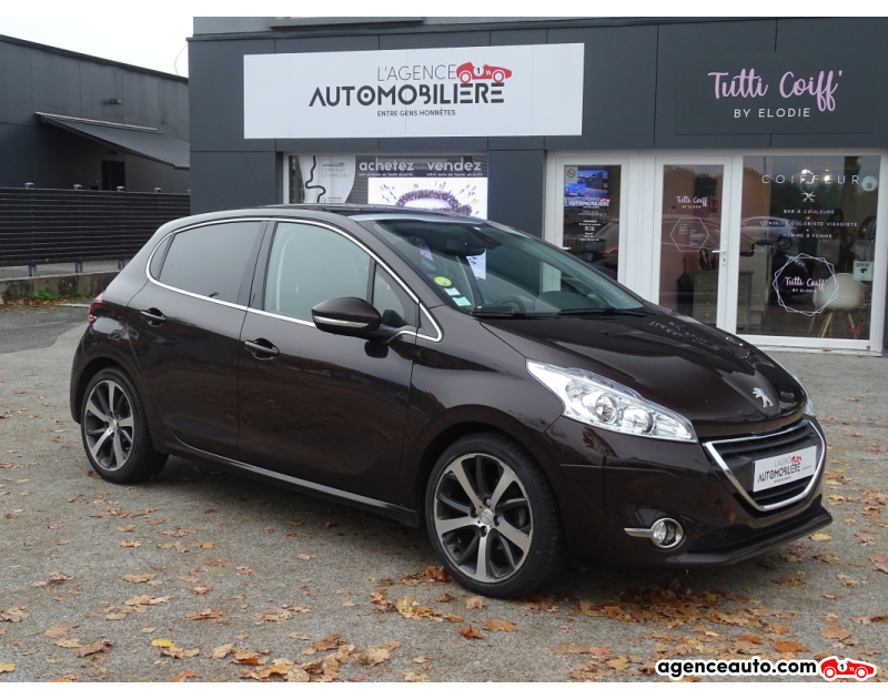 Achat voiture occasion, Auto occasion pas cher | Agence Auto Peugeot 208 1.6 E-HDI 115 CV FELINE JBL TOIT PANORAMIQUE Bordeaux Année 2013 Manuelle Diesel
