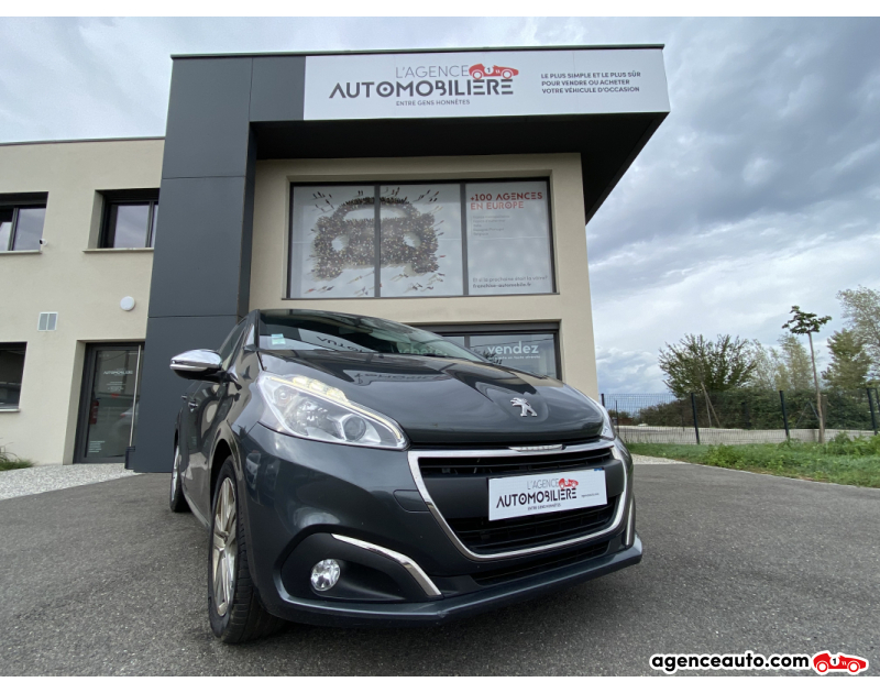 Achat voiture occasion, Auto occasion pas cher | Agence Auto Peugeot 208 1.2 PURE TECH 82 STYLE Gris Année 2017 Manuelle Essence