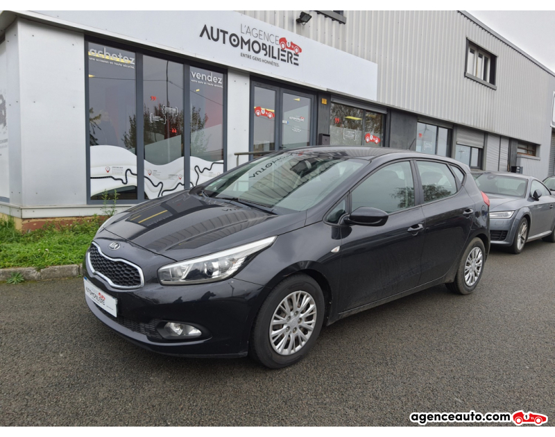 Achat voiture occasion, Auto occasion pas cher | Agence Auto Kia Ceed 1.6 CRDI 110 CH STYLE GARANTIE 12 MOIS Noir Année 2014 Manuelle Diesel
