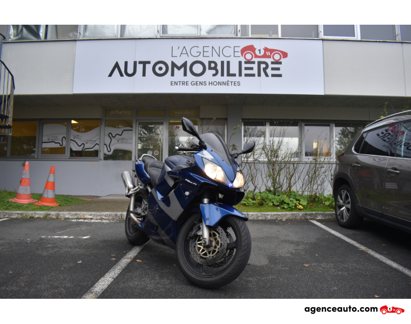 Achat voiture occasion, Auto occasion pas cher | Agence Auto Honda CBR 600 CBR F Entretien COMPLET Bleu Année 2002 Automatique Essence