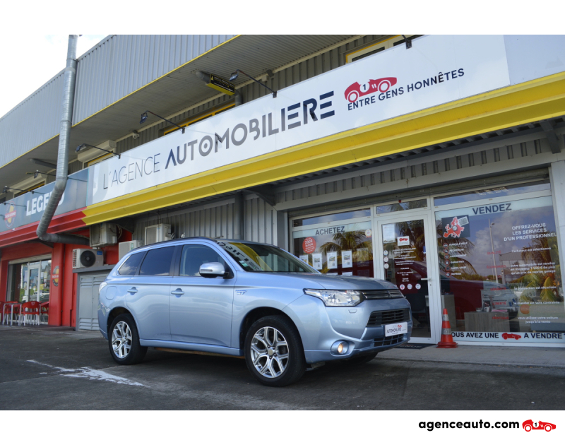 Achat voiture occasion, Auto occasion pas cher | Agence Auto Mitsubishi Outlander PHEV Hybride rechargeable Instyle Gris Année 2014 Automatique Hybride