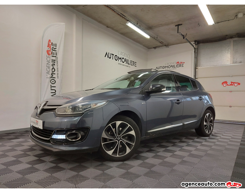 Achat voiture occasion, Auto occasion pas cher | Agence Auto Renault Megane III (3) 1.2 TCE 130 ENERGY BOSE EDITION + TOIT OUVRANT Gris Année 2015 Manuelle Essence