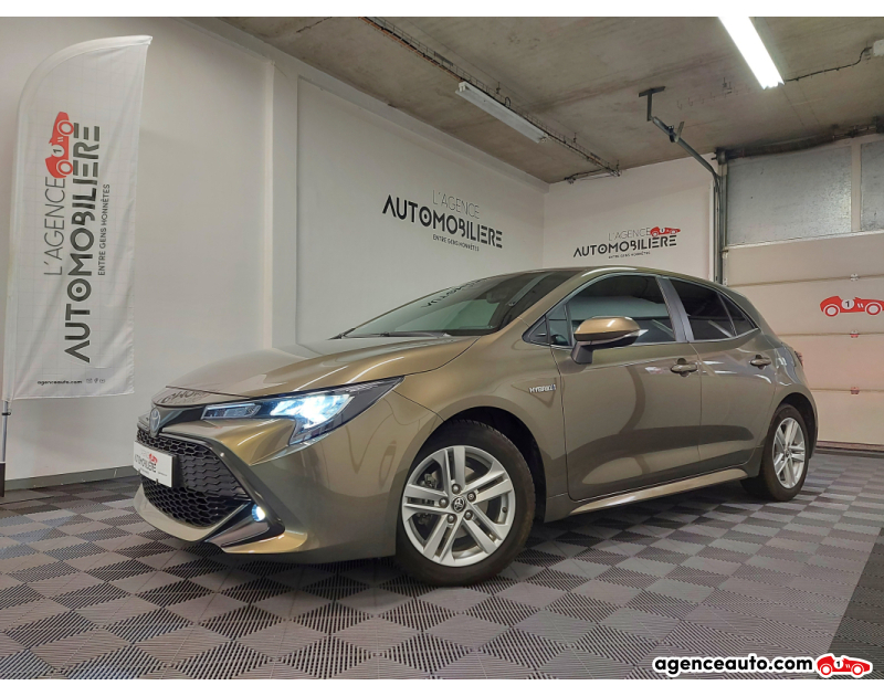Achat voiture occasion, Auto occasion pas cher | Agence Auto Toyota Corolla XII HYBRIDE 122H 5CV DYNAMIC Marron Année 2020 Automatique Hybride