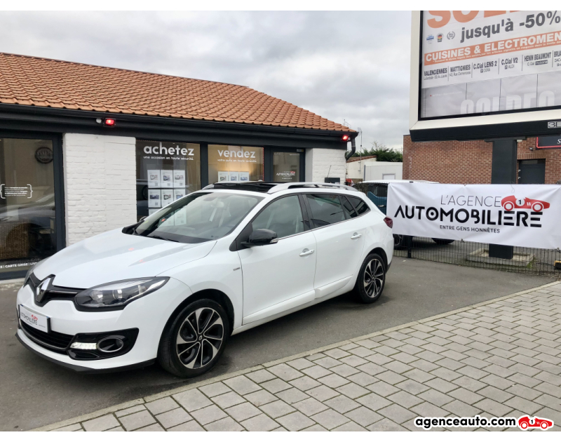 Achat voiture occasion, Auto occasion pas cher | Agence Auto Renault Megane III (3) ESTATE 1.5 DCI 110 ENERGY BOSE EDITIONECO2 Blanc Année 2014 Manuelle Diesel