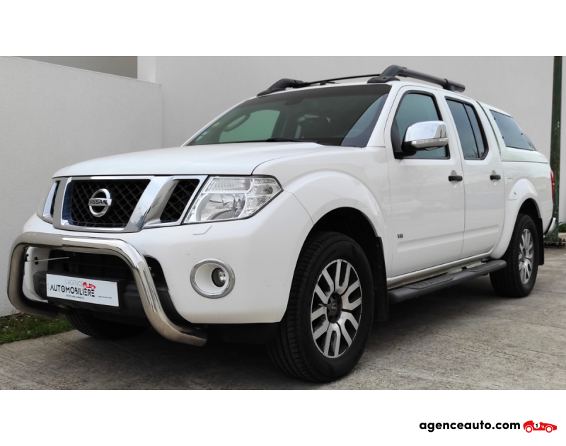 Achat voiture occasion, Auto occasion pas cher | Agence Auto Nissan Navara 3.0 DCI 230cv 4WD BVA DOUBLE CABINE (garantie commerciale 3mois) Gris Année 2014 Automatique Diesel