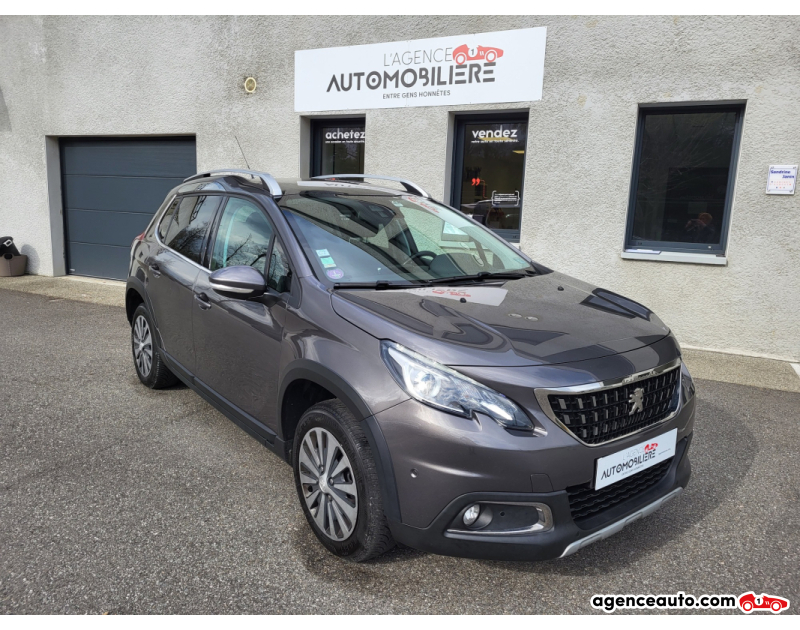 Achat voiture occasion, Auto occasion pas cher | Agence Auto Peugeot 2008 1.2 THP Puretech 12V S&S 130 cv ALLURE (GRIP CONTROLE) TOIT PANORAMIQUE Gris Année 2017 Manuelle Essence