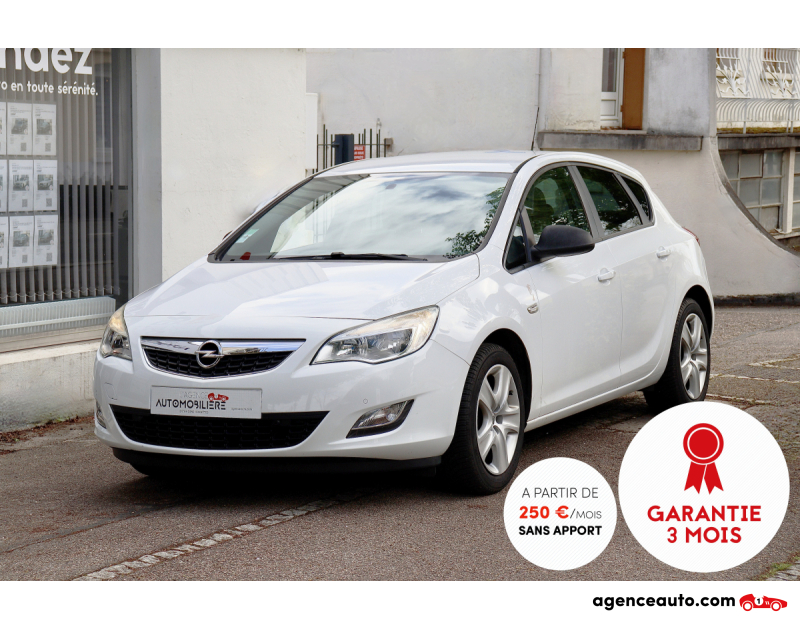 Achat voiture occasion, Auto occasion pas cher | Agence Auto Opel Astra J 1.4 Turbo 140 Cosmo BVM6 (Sièges/Volant Chauffants,Radars Av&Ar) Blanc Année 2012 Manuelle Essence