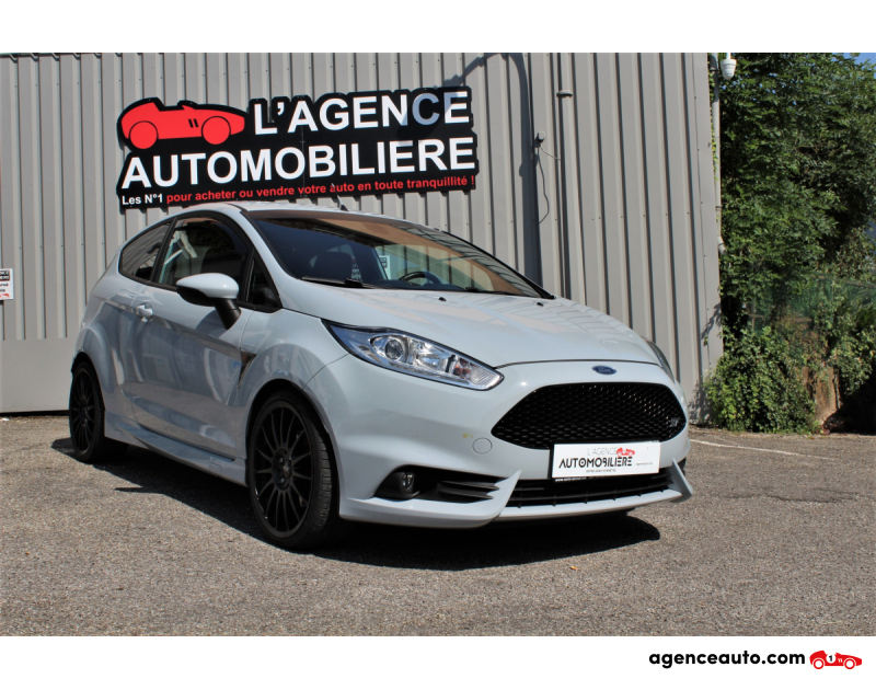 Achat voiture occasion, Auto occasion pas cher | Agence Auto Ford Fiesta st 1,6 200CH Edition limited pack perf gps camera regulateur sony Gris Année 2016 Manuelle Essence
