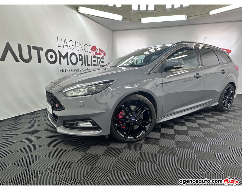 Achat voiture occasion, Auto occasion pas cher | Agence Auto Ford Focus SW ST BREAK 2.0 ECOBOOST 250cv Gris Année 2016 Manuelle Essence