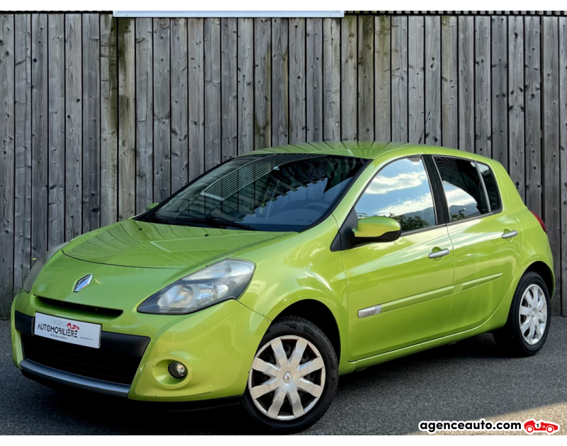 Achat voiture occasion, Auto occasion pas cher | Agence Auto Renault Clio III (ph2) 1.5 dCi 85 Expression Vert Année 2009 Manuelle Diesel