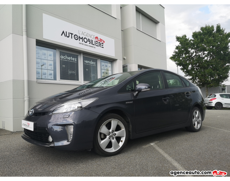 Achat voiture occasion, Auto occasion pas cher | Agence Auto Toyota Prius III 1.8 VVT-i 136 H 99 cv Lounge 17' Gris Année 2015 Automatique Hybride
