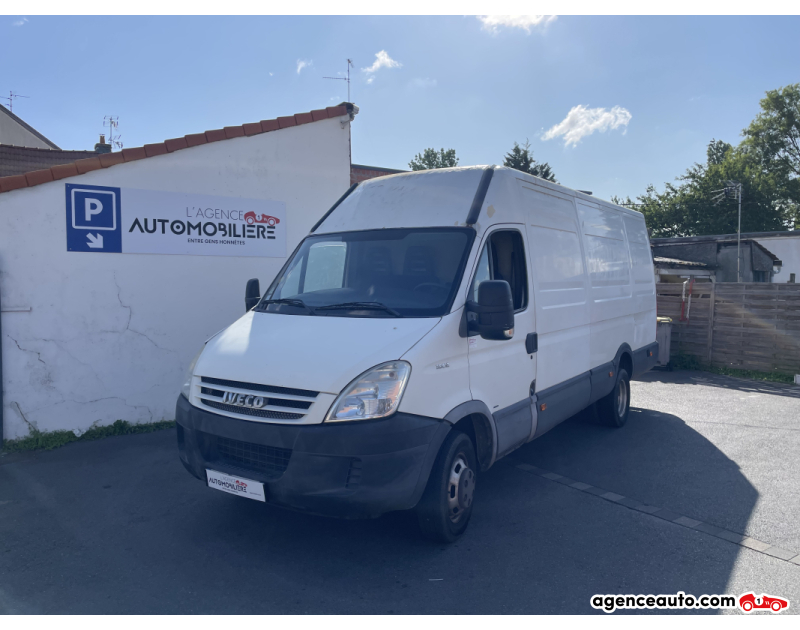 Achat voiture occasion, Auto occasion pas cher | Agence Auto Iveco Daily FGN 35C12 V17 H3 (116 ch) 2.3 hpi roue jumelées Blanc Année 2008 Manuelle Diesel