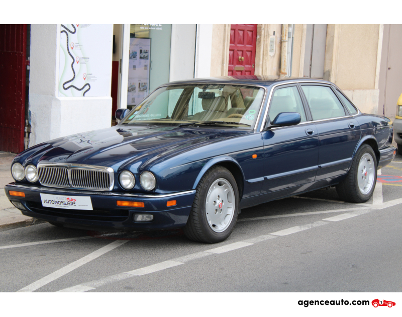 Aankoop Gebruikte Auto, Goedkope Gebruikte Auto | Agence Auto Jaguar Sovereign XJ6 Jaguar XJ6 II 4.0 (CLIM AUTO, ROUE DE SECOURS, TELEPHONE, CRIT'AIR3 ...) Bleu Jaar 1997 Automatique Essence
