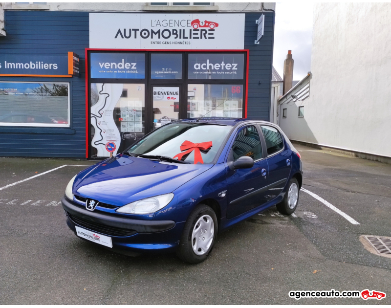 Achat voiture occasion, Auto occasion pas cher | Agence Auto Peugeot 206 1.1 i essence 60 cv BVM5 (faible km) Bleu Année 2003 Manuelle Essence
