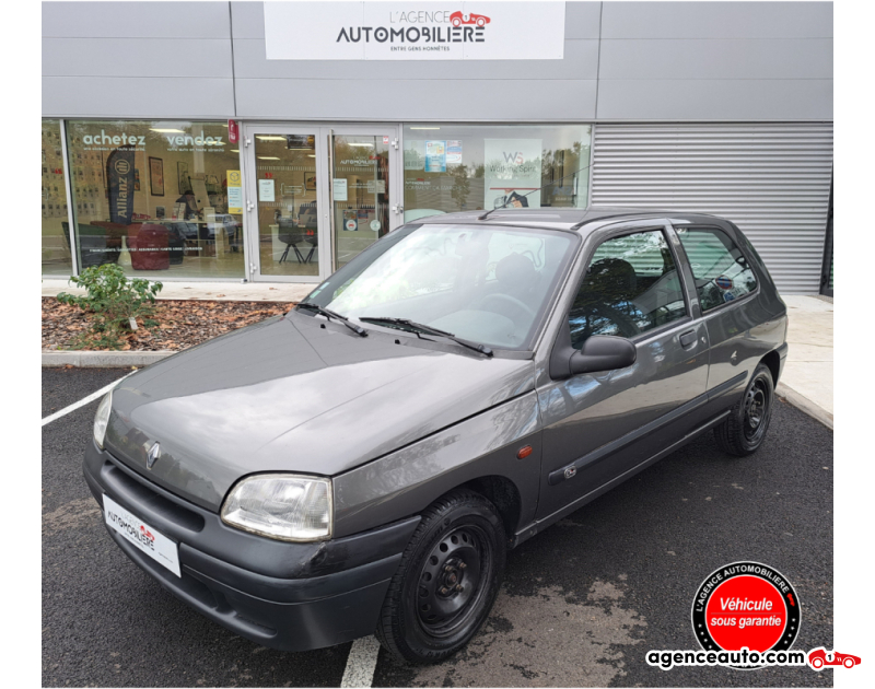 Achat voiture occasion, Auto occasion pas cher | Agence Auto Renault Clio 1.2i Chipie Gris Année 1997 Manuelle Essence