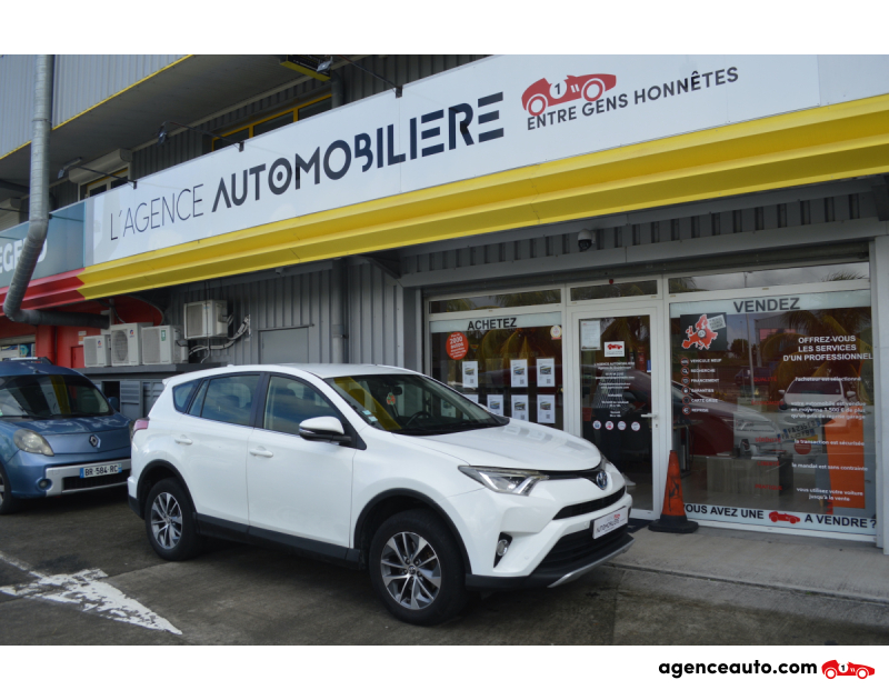 Aankoop Gebruikte Auto, Goedkope Gebruikte Auto | Agence Auto Toyota RAV4 HYBRIDE 197 LOUNGE 2WD Blanc Jaar 2017 Automatique Essence
