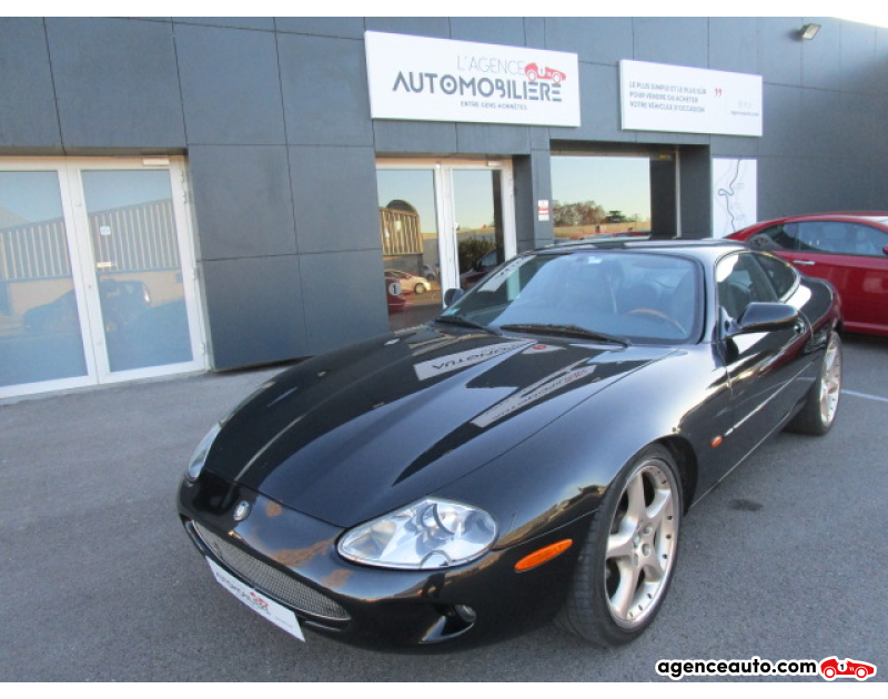 Acquisto Auto Usate, Auto Usate Economiche | Agenzia Automobiliare Jaguar XK8 Coupé 4.0L 294 CV BVA5 Look XKR Noir Anno 1997 Automatique Essence