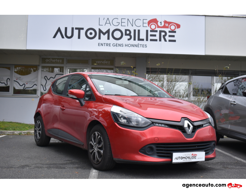 Achat voiture occasion, Auto occasion pas cher | Agence Auto Renault Clio Limited IV 5 Portes 1.2 16V 75 cv Rouge Année 2013 Manuelle Essence