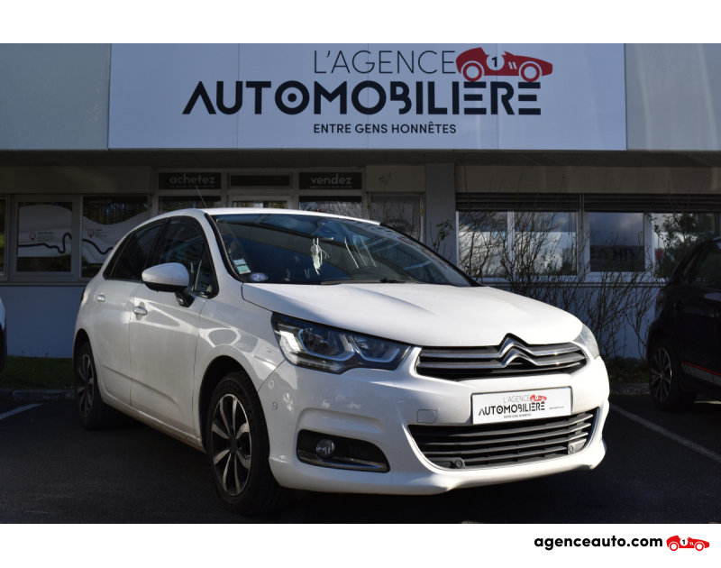 Achat voiture occasion, Auto occasion pas cher | Agence Auto Citroen C4 Millenium II (B7) 1.2 THP PureTech 110 cv Blanc Année 2018 Manuelle Essence