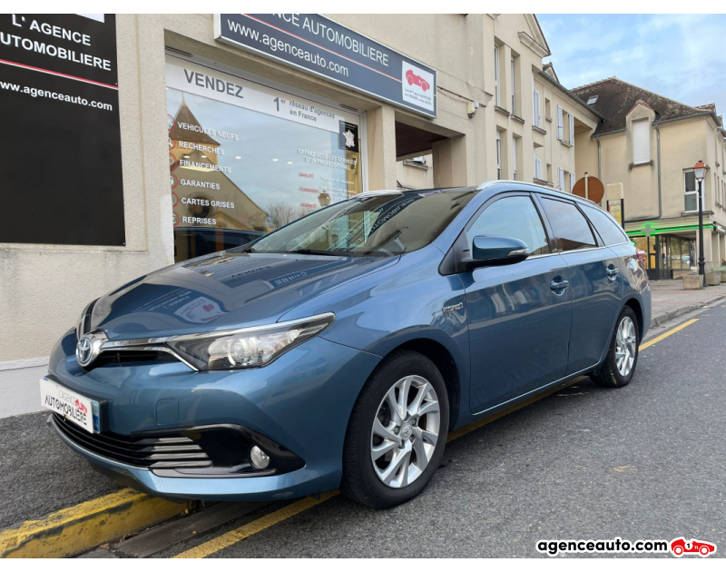 Acquisto Auto Usate, Auto Usate Economiche | Agenzia Automobiliare Toyota Auris Touring Sport Hybride 136h DYNAMIC Bleu Anno 2016 Automatique Hybride