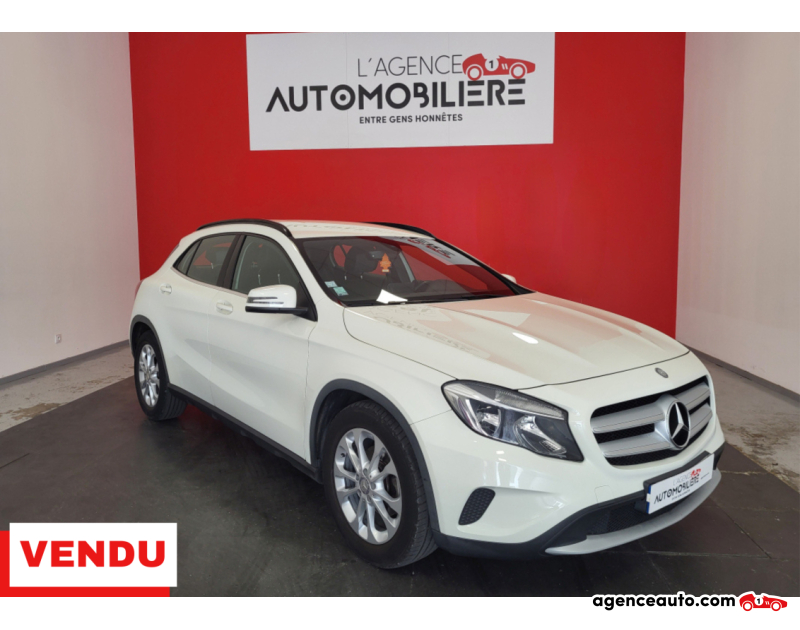 Achat voiture occasion, Auto occasion pas cher | Agence Auto Mercedes Classe GLA GLA 200 D INSPIRATION 135 7G-DCT + CAMERA DE RECUL Blanc Année 2015 Automatique Diesel