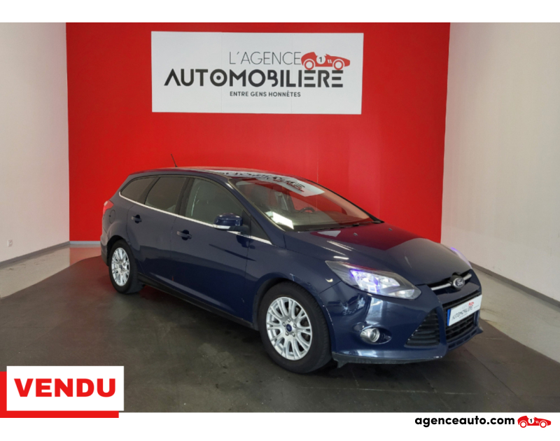 Gebrauchtwagenkauf, Günstige Gebrauchtwagen | Automobilienagentur Ford Focus FOCUS SW 1.6 TDCI 115 TITANIUM ATTELAGE + DISTRIBUTION OK Bleu Jahr 2011 Manuelle Diesel