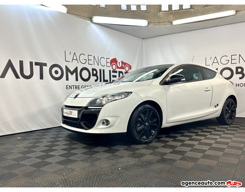 Achat voiture occasion, Auto occasion pas cher | Agence Auto Renault Megane III COUPE 1.5 DCI 110 FAP Blanc Année: 2012 Automatique Diesel