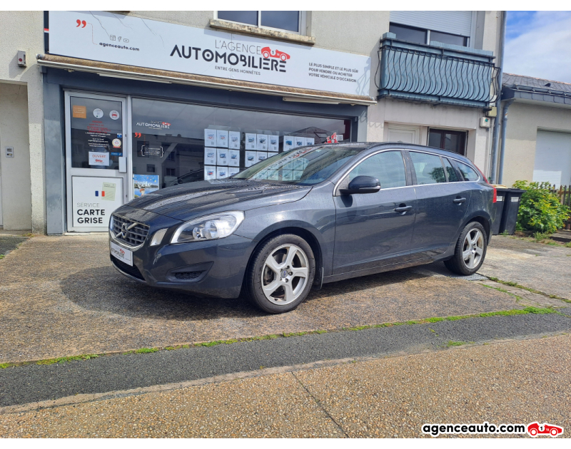 Aankoop Gebruikte Auto, Goedkope Gebruikte Auto | Agence Auto Volvo V60 DRIVE 115cv STOP & START MOMENTUM - Suivi complet Grijs Jaar 2012 Handgeschakelde auto Diesel