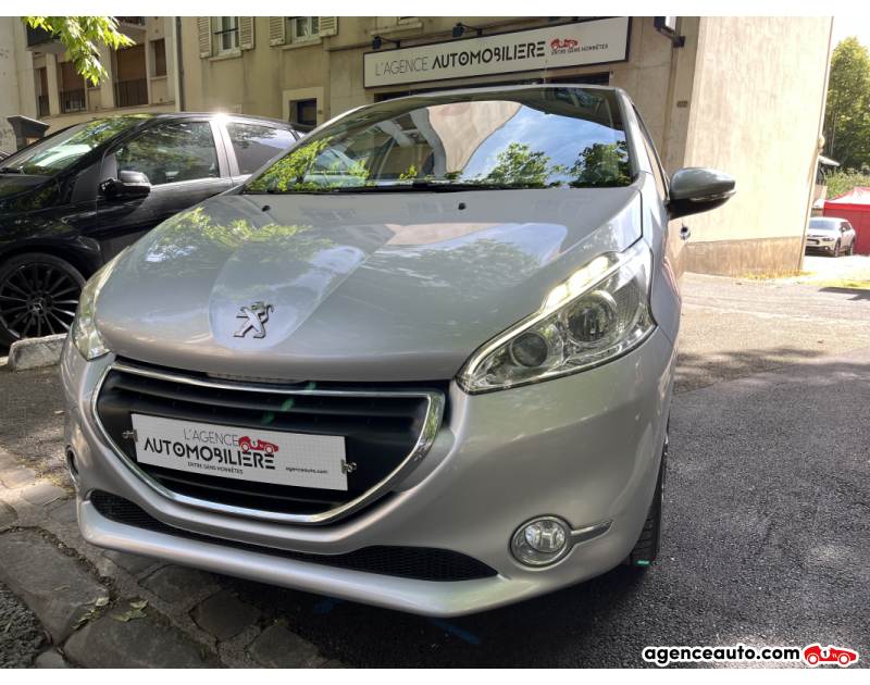 Achat voiture occasion, Auto occasion pas cher | Agence Auto Peugeot 208 1.2 PURETECH 82 ALLURE 5P Argent Année 2015 Manuelle Essence