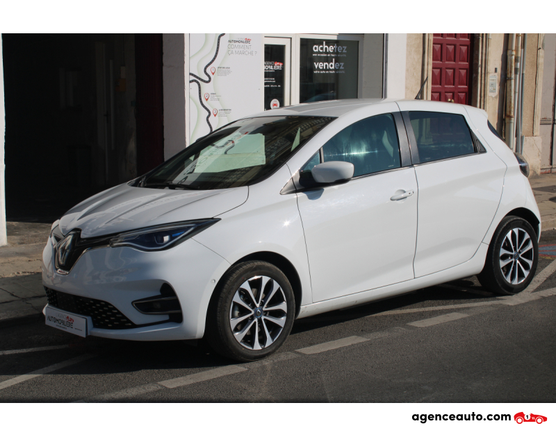 Achat voiture occasion, Auto occasion pas cher | Agence Auto Renault Zoe R135 ZE 135 69PPM 50KWH ACHAT-INTEGRAL CHARGE-NORMALE INTENS BVA ( Carplay, Caméra de recul ... ) Blanc Année 2019 Automatique Électrique