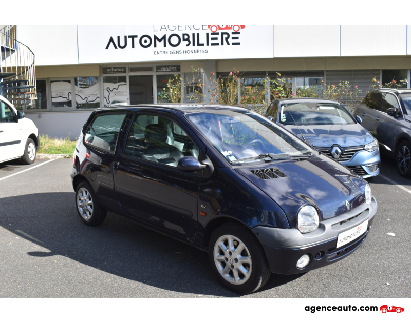 Achat voiture occasion, Auto occasion pas cher | Agence Auto Renault Twingo I INITIALE Phase 2 (X06) 1.2 i 16V 75cv Bleu Année 2002 Manuelle Essence