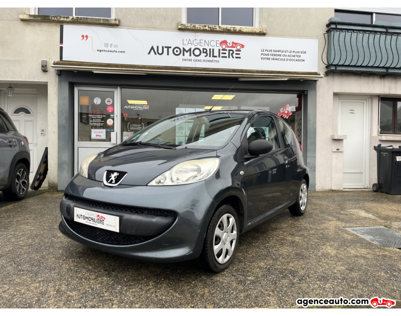 Gebrauchtwagenkauf, Günstige Gebrauchtwagen | Automobilienagentur Peugeot 107 1.0 i 68cv Black & Silver Edition - Chaîne de distribution Gris Jahr 2008 Manuelle Essence