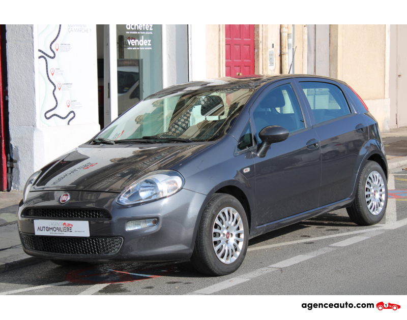 Achat voiture occasion, Auto occasion pas cher | Agence Auto Fiat Punto 1.2 70 EASY ( Distribution changée, GPS, Bluetooth ... ) Gris Année 2017 Manuelle Essence