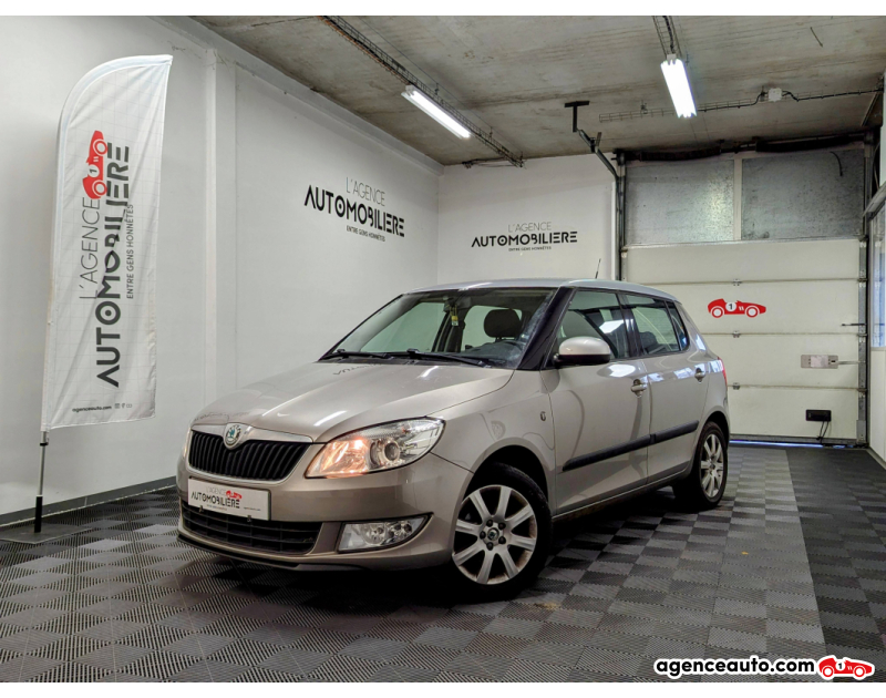 Gebrauchtwagenkauf, Günstige Gebrauchtwagen | Automobilienagentur Skoda Fabia II (2) 1.2 TSI 85 ELEGANCE Beige Jahr 2013 Manuelle Essence