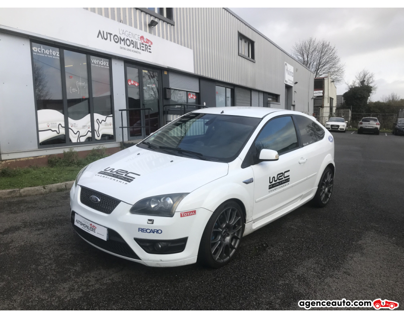 Acquisto Auto Usate, Auto Usate Economiche | Agenzia Automobiliare Ford Focus Phase 2 ST 2.5 T 20V 225 cv EDITION WRC Blanc Anno 2007 Manuelle Essence
