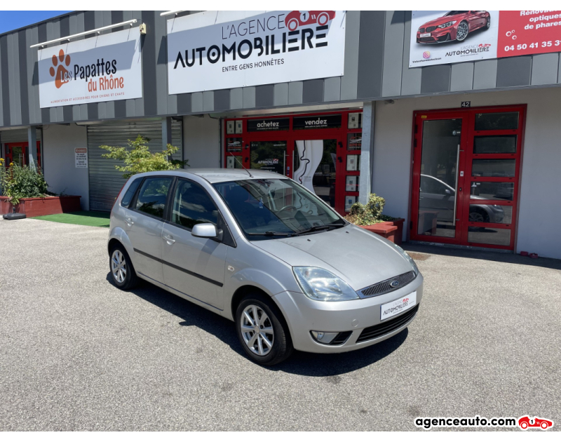 Gebrauchtwagenkauf, Günstige Gebrauchtwagen | Automobilienagentur Ford Fiesta V 1.4 i 16V 80 cv boîte Auto Gris Jahr 2005 Automatique Essence