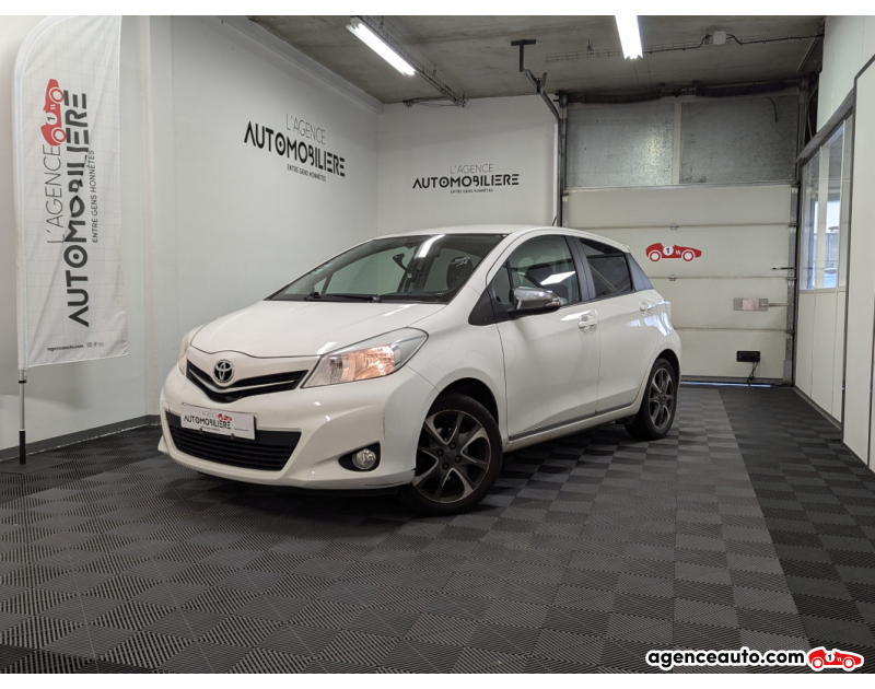 Achat voiture occasion, Auto occasion pas cher | Agence Auto Toyota Yaris III 69 VVT-I DYNAMIC 5P Blanc Année 2014 Manuelle Essence