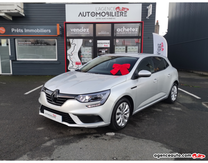 Achat voiture occasion, Auto occasion pas cher | Agence Auto Renault Megane 1.3 TCe 115 ch BVM6 LIFE (Garantie OR 6 mois) Argent Année 2019 Manuelle Essence
