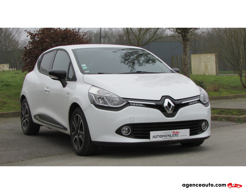 Achat voiture occasion, Auto occasion pas cher | Agence Auto Renault Clio 1,2L TCE 120CH EDC ECO2 LIMITED Blanc Année 2014 Automatique Essence