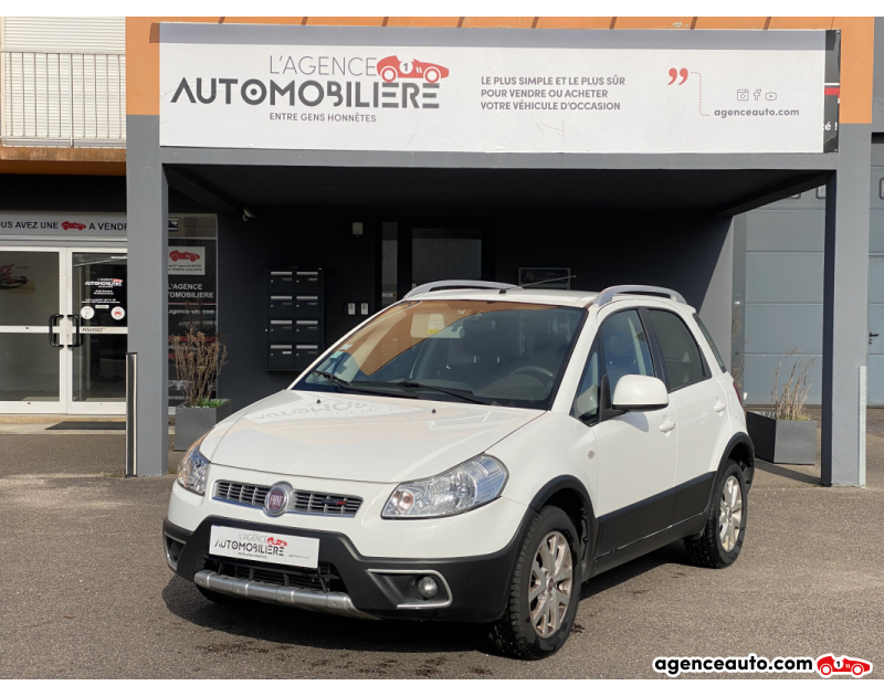 Aankoop Gebruikte Auto, Goedkope Gebruikte Auto | Agence Auto Fiat Sedici FL 2.0 MJT 4X4 Break 135 CV / 1éreMain / Courroie changée Argent Jaar 2011 Manuelle Diesel
