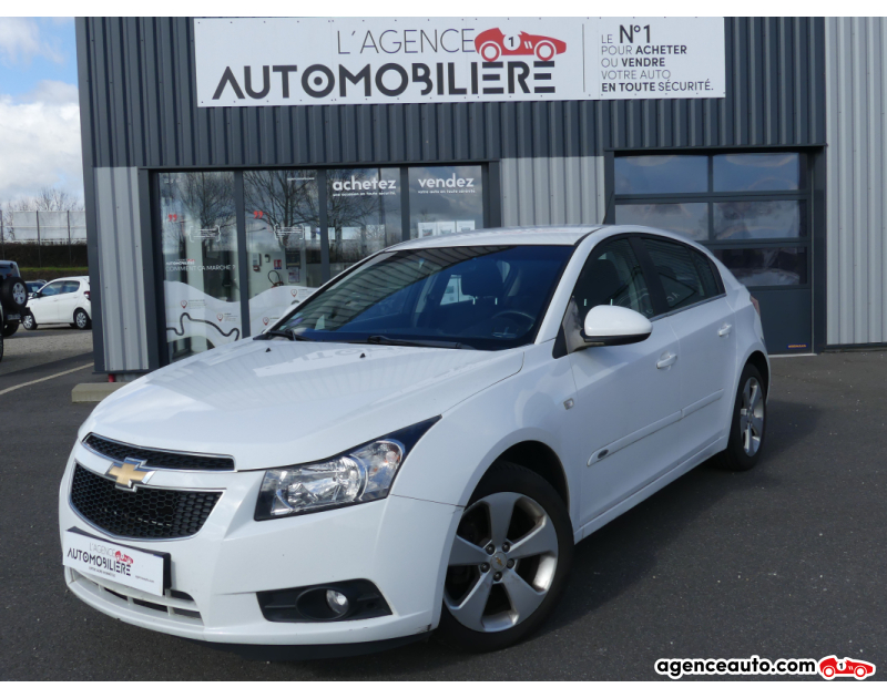 Achat voiture occasion, Auto occasion pas cher | Agence Auto Chevrolet Cruze 1.8 16V 141 LTZ 5P Blanc Année 2012 Manuelle Essence