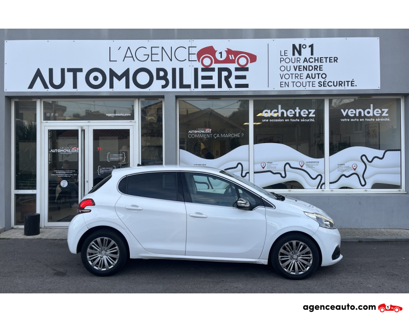 Compra de Coches Usados, Coches Usados Baratos %'|'% Agence Auto Peugeot 208 1.2 ALLURE 110 CV EAT6 Blanc Año 2019 Automatique Essence
