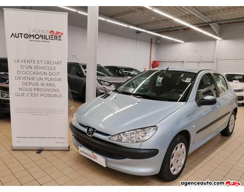 Aankoop Gebruikte Auto, Goedkope Gebruikte Auto | Agence Auto Peugeot 206 1.4i Style Boite Automatique Argent Jaar 2005 Automatique Essence