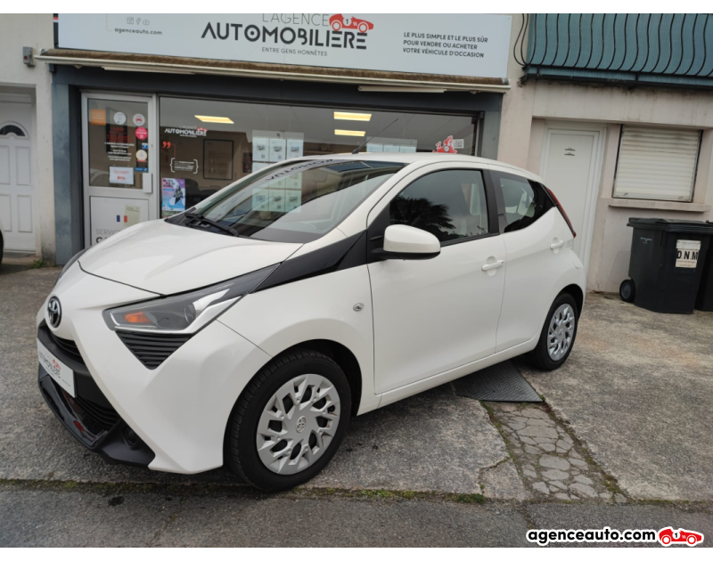 Acquisto Auto Usate, Auto Usate Economiche | Agenzia Automobiliare Toyota Aygo 1.0 VVTi  X-SHIFT 72 CV X PLAY - Boîte auto - 1ère main Blanc Anno 2021 Automatique Essence