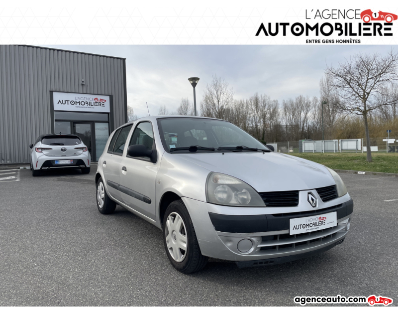 Achat voiture occasion, Auto occasion pas cher | Agence Auto Renault Clio II 1.2 16V 75CH - FAIBLE KILOMETRAGE Gris Année 2005 Manuelle Essence