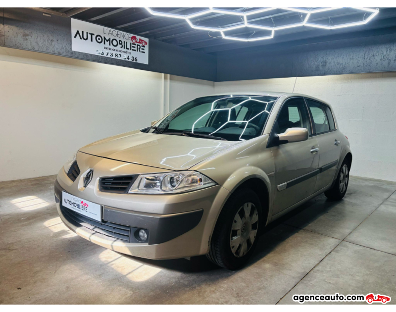 Acquisto Auto Usate, Auto Usate Economiche | Agenzia Automobiliare Renault Megane 1.6 16V 110CV CONFORT AUTHENTIQUE Bronze Anno 2006 Manuelle Essence